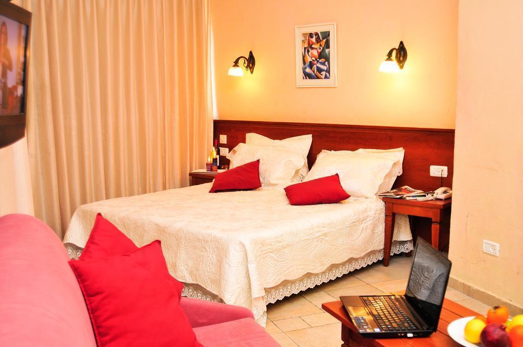 Отель Palatin 3*