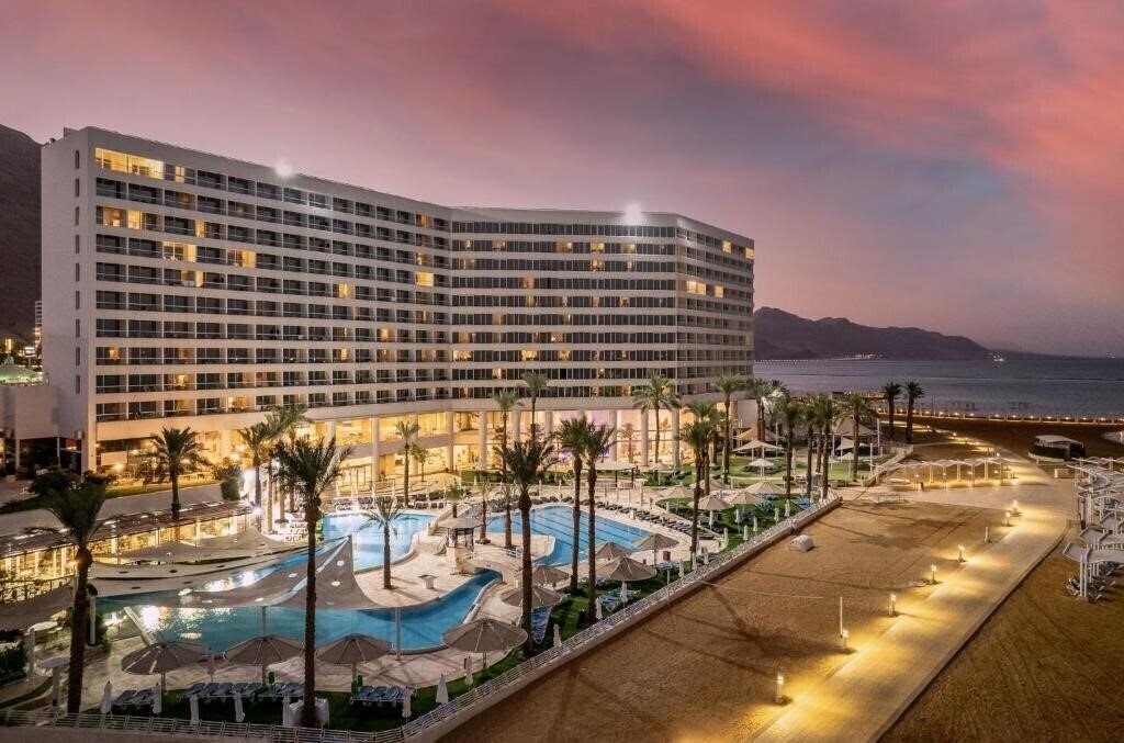 Отель Crowne Plaza Dead Sea 5*
