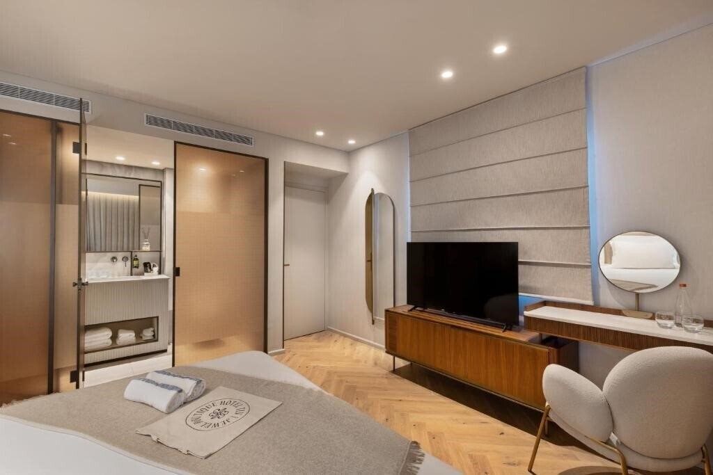 Jewel Tlv Hotel (ex. The Lusky Great Small Hotel) 4* суреті