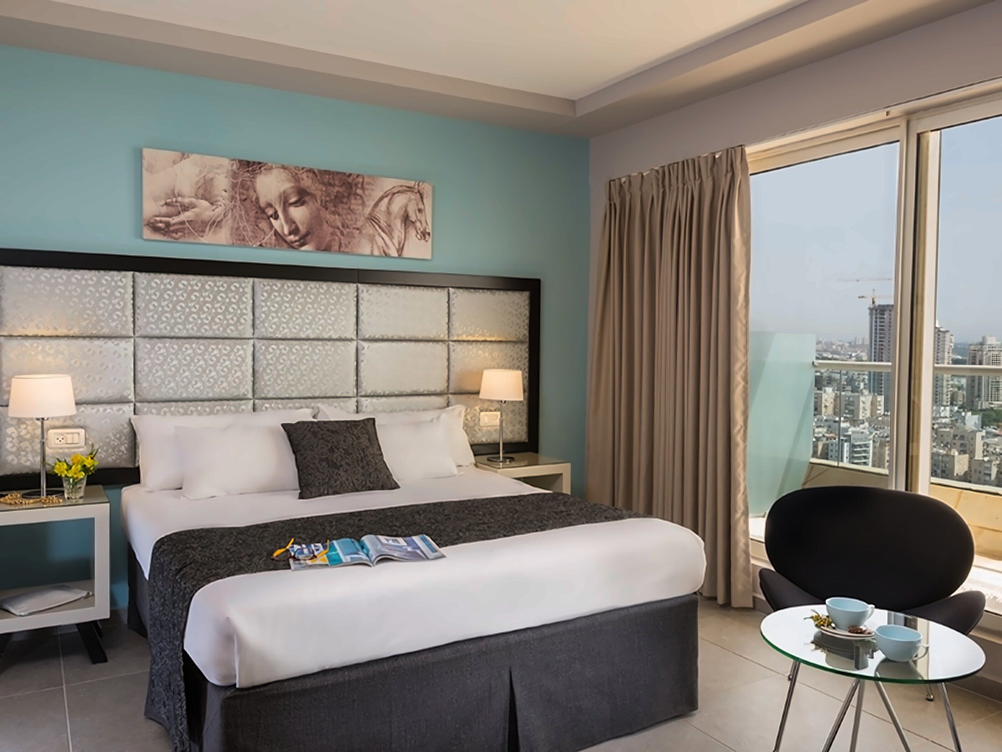 Leonardo Suite Tel Aviv-Bat Yam By The Beach 4* қонақ үйі