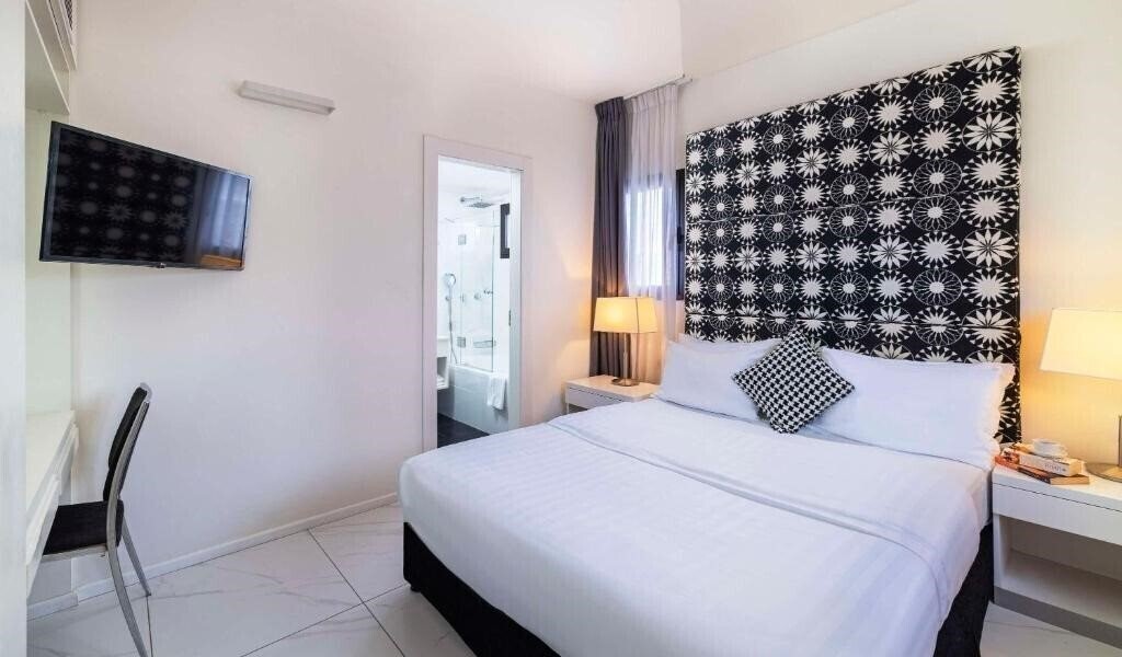 Фотография Best Western Regency Suites 4*