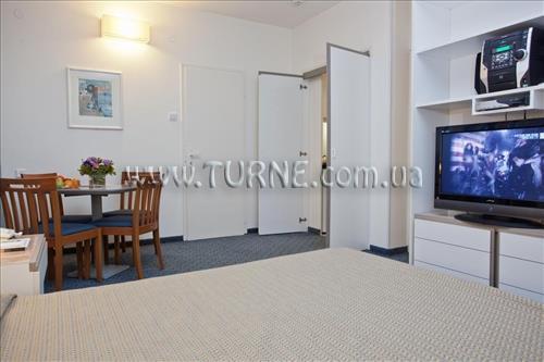 Отель Best Western Regency Suites 4*