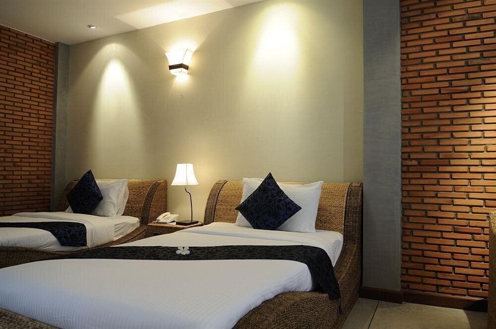 Frangipani Fine Arts 3* суреті