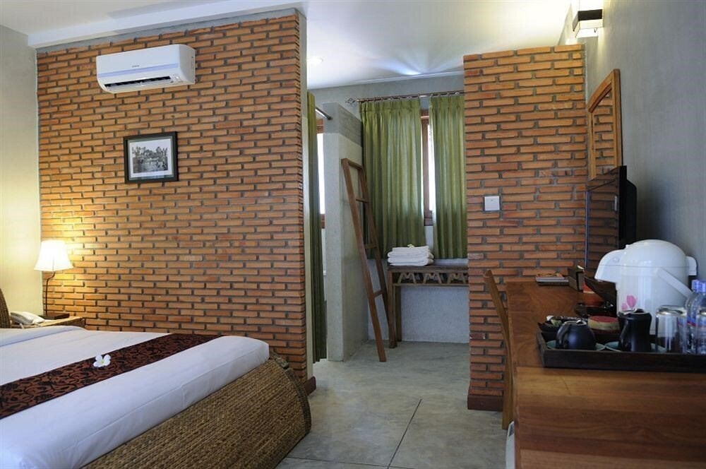 Frangipani Fine Arts 3* суреті