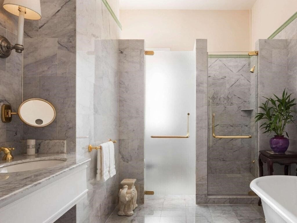 Фото Raffles Phnom Penh 5*