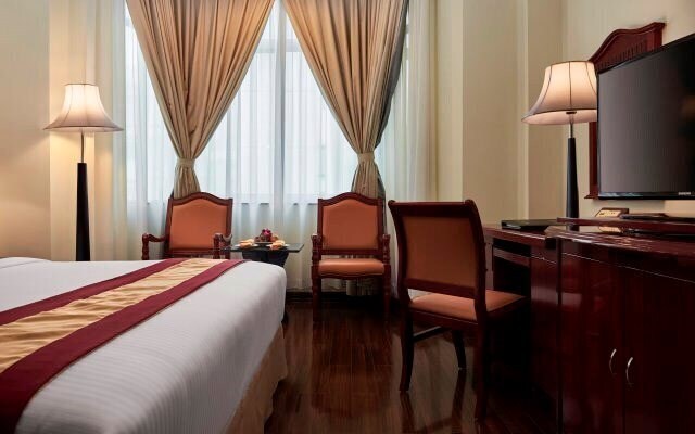 Фото Casa Hotel Phnom Penh (ex. Phnom Penh Hotel) 4*