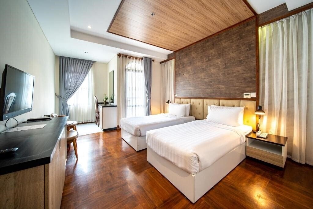 Фото Lcs Hotel & Apartment 4*