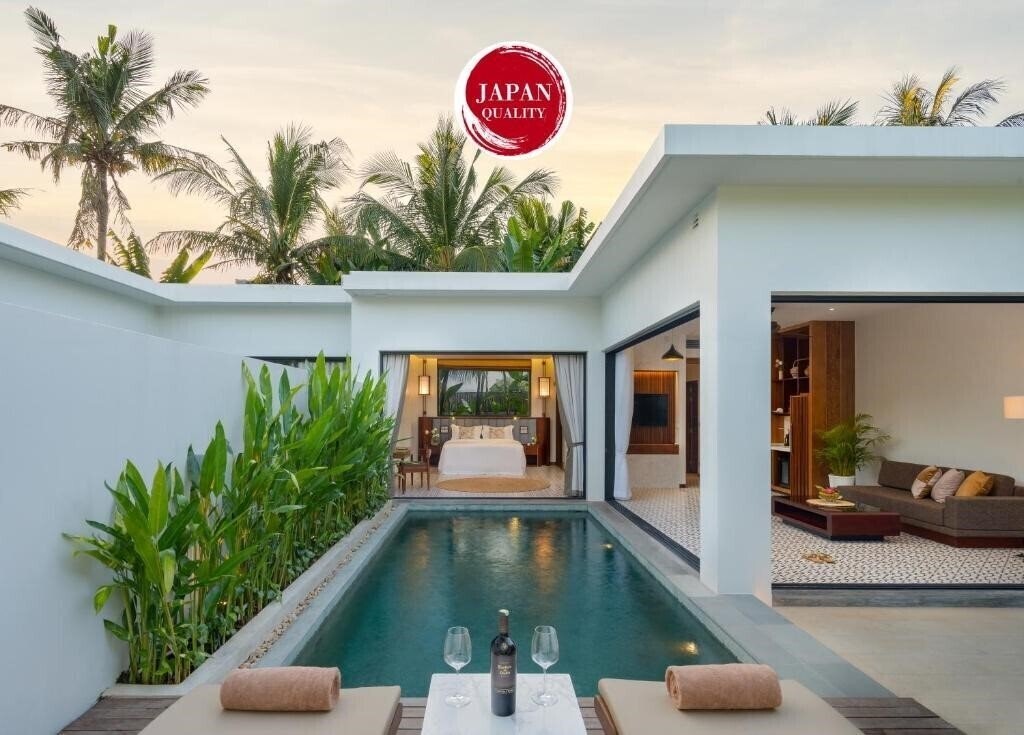 Отель Waka Villa Private Resort Spa 4*