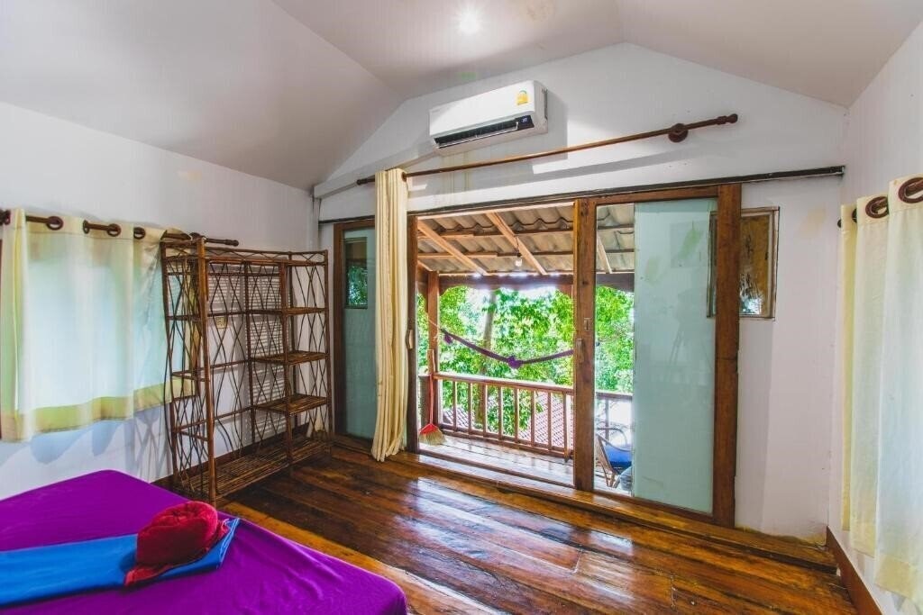 Фото White Beach Bungalow 2*
