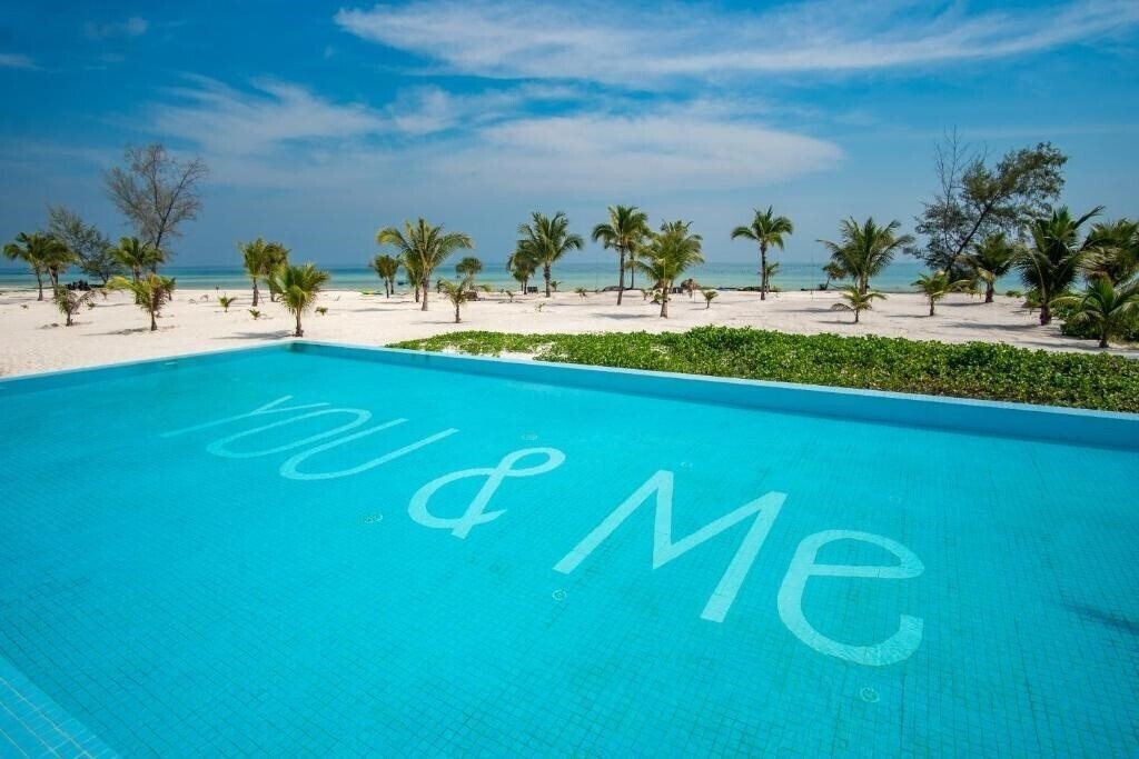 Отель You & Me Resort 4*
