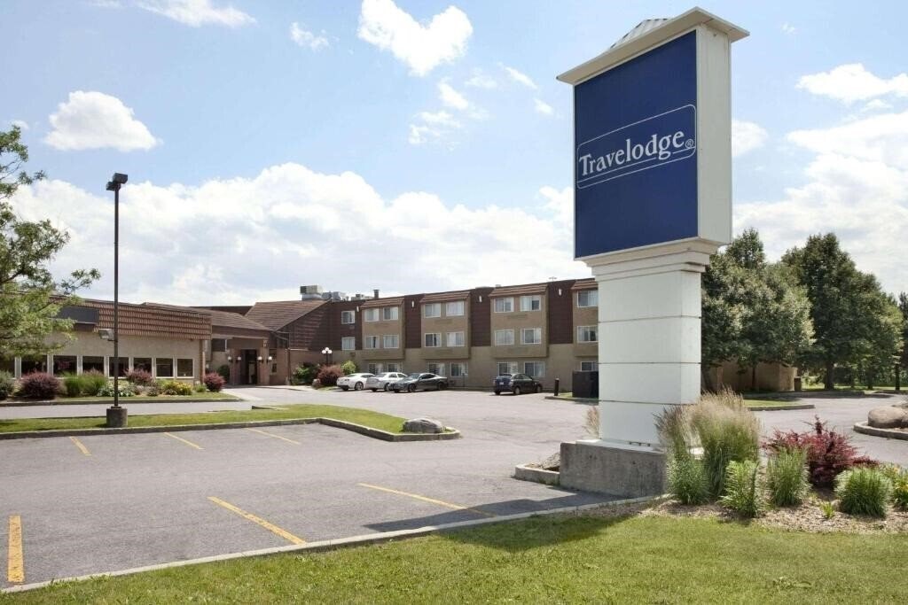 Отель Travelodge Ottawa East 3*