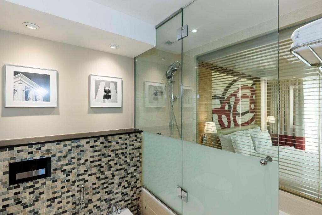 Radisson Blu (ex. Ramada Plaza Hotel) 4* қонақ үйі