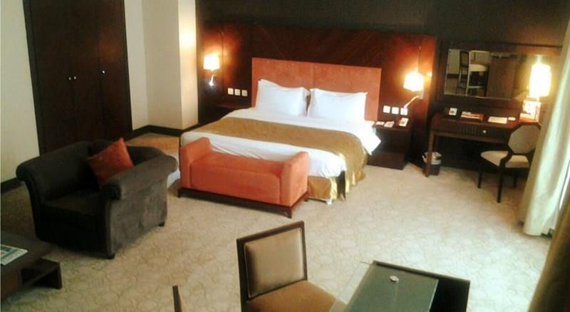 Swiss Belhotel Doha 4* суреті