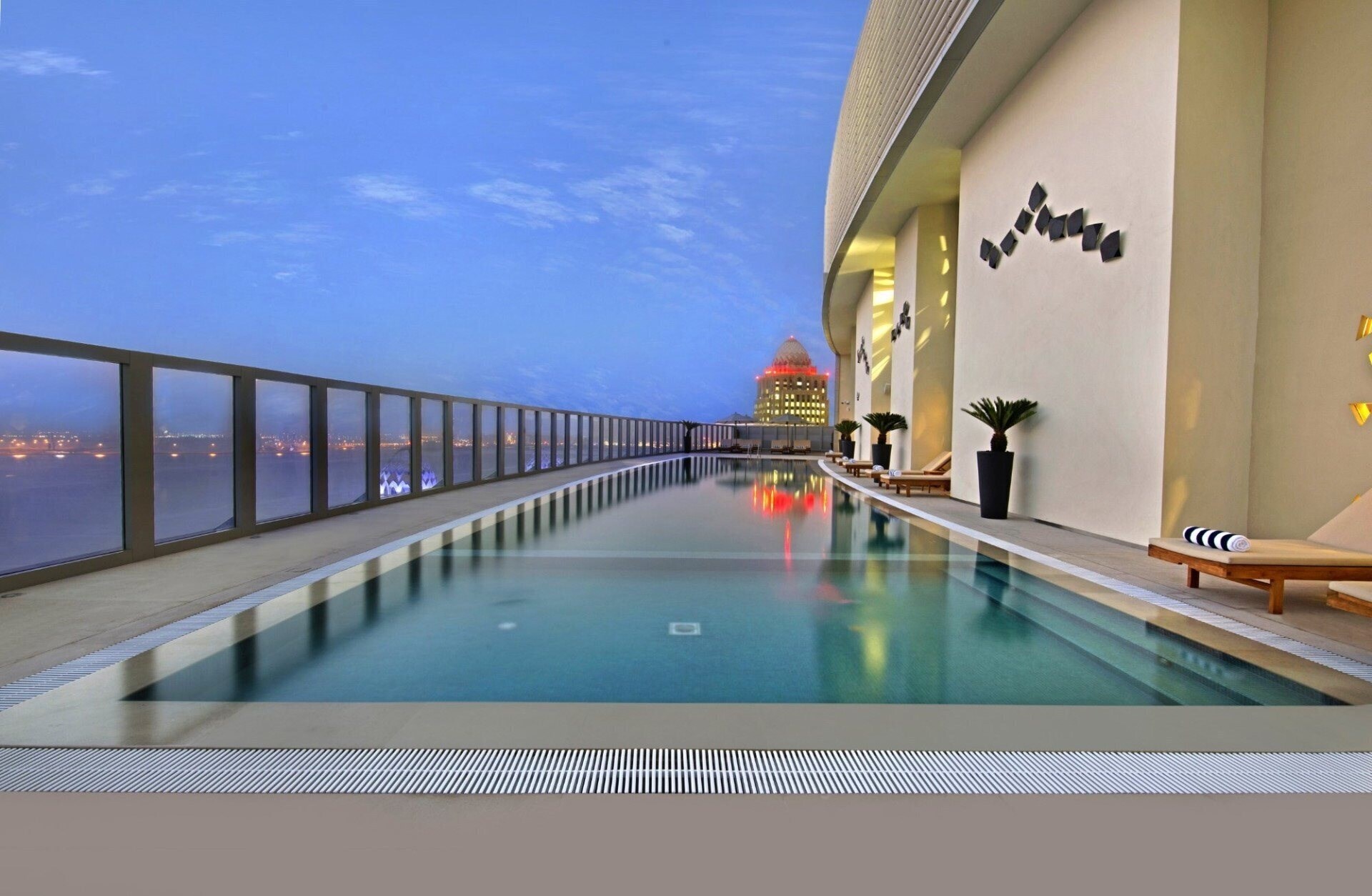 Фото The Curve Hotel Doha 4*