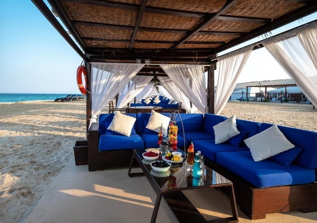 Картинка Regency Sealine Camp 5*
