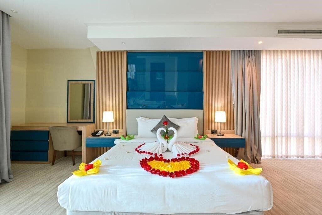 Al Mansour Suites Hotel 4* фотосуреті