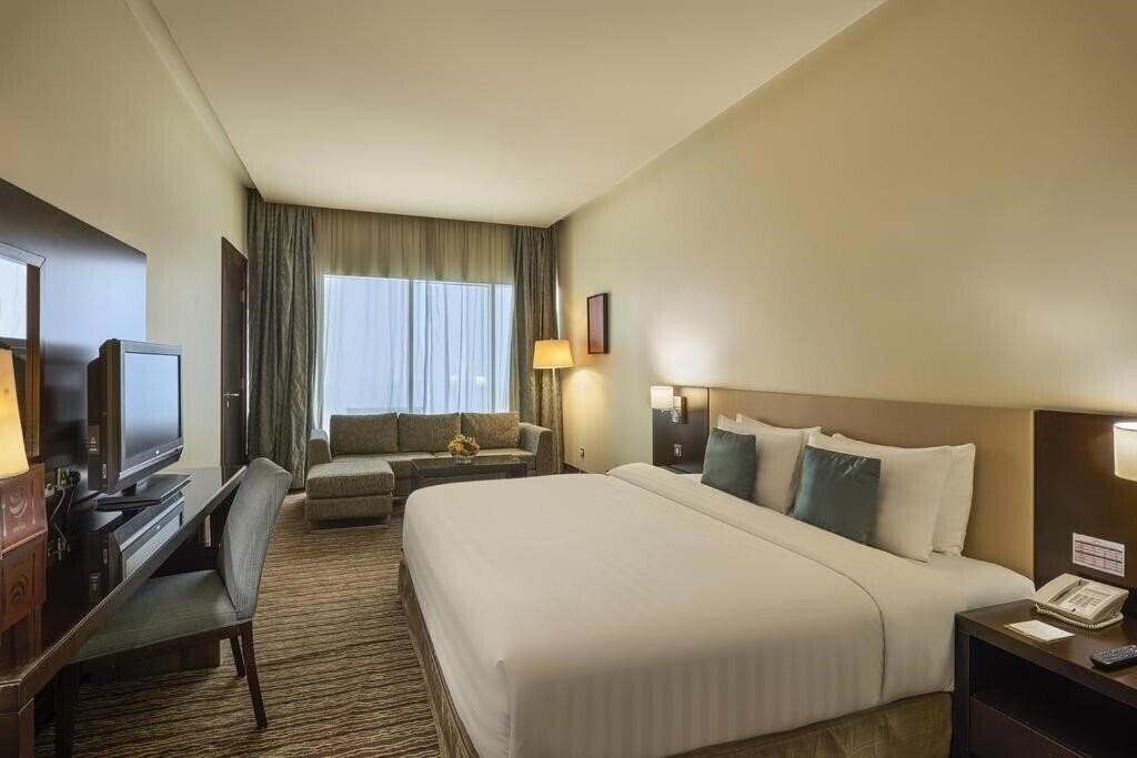 Отель Safir Doha Hotel 4*