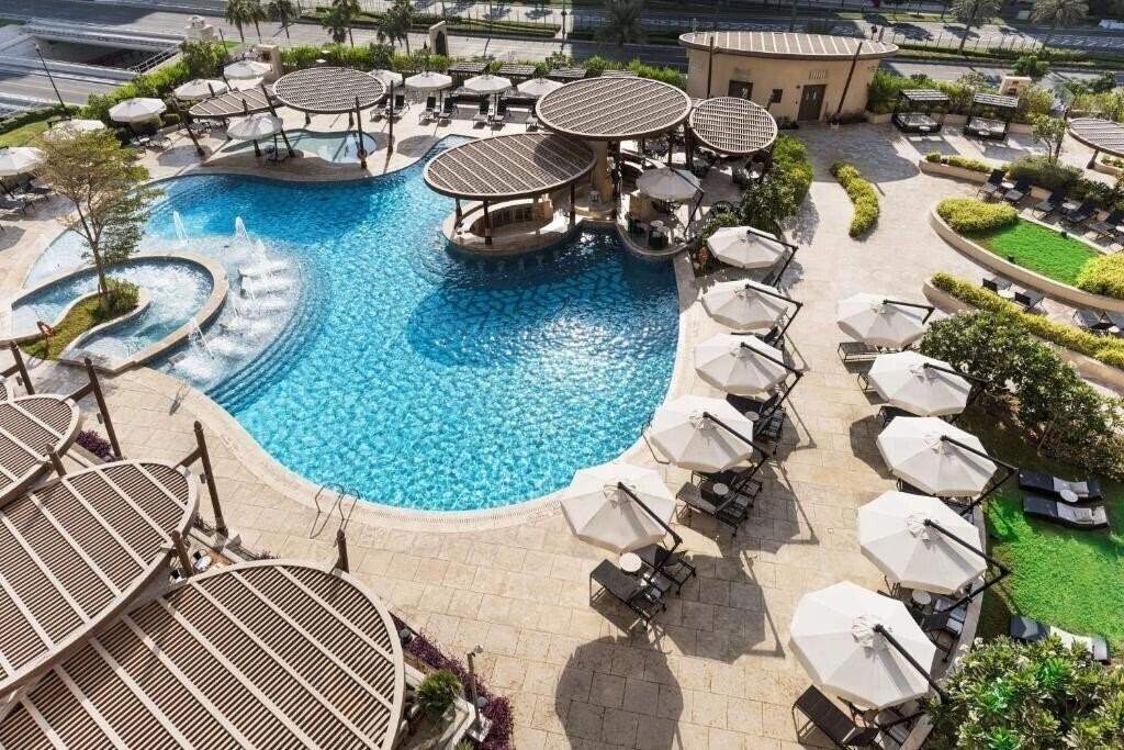 Hilton Doha The Pearl Hotel & Residences 5* суреті