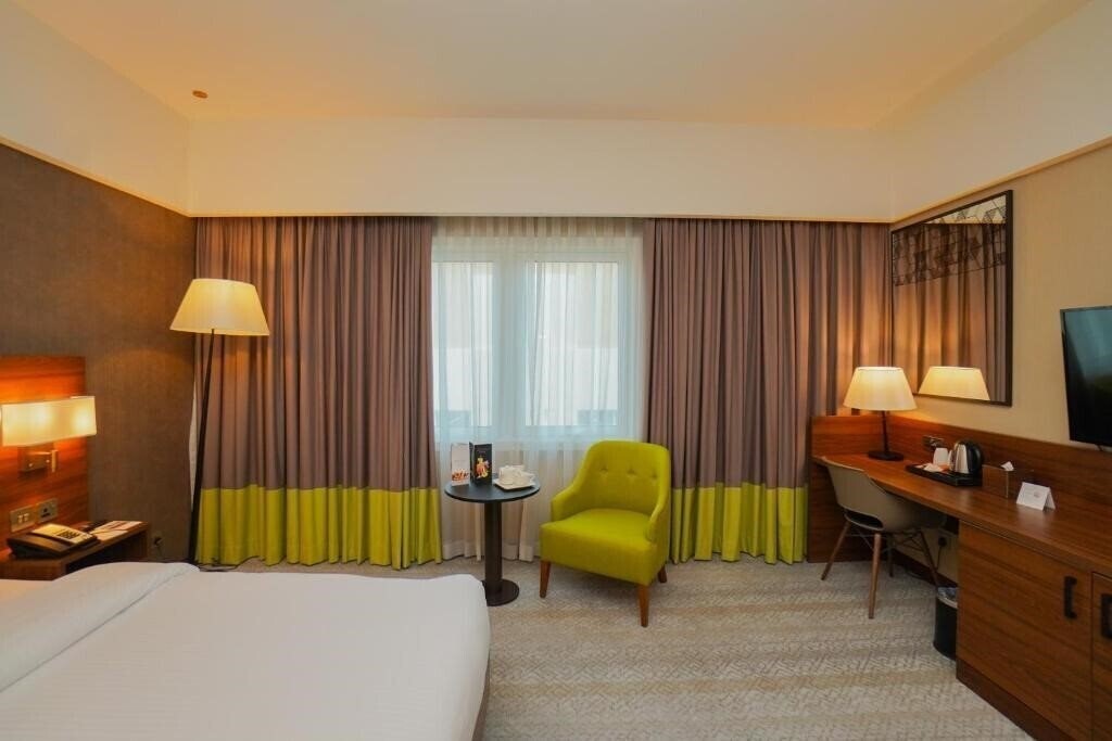 Отель The Grand Lux 5*