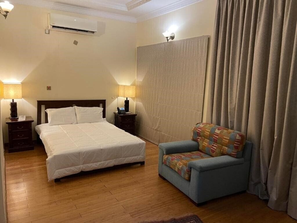 Al Khariss Hotel 2* суреті