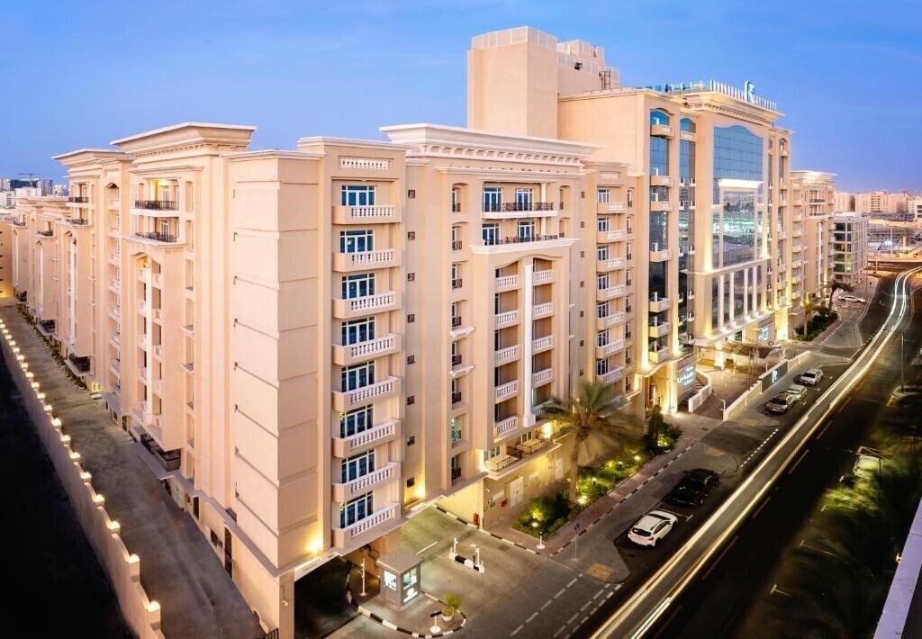 Отель Riviera Rayhaan by Rotana 5*