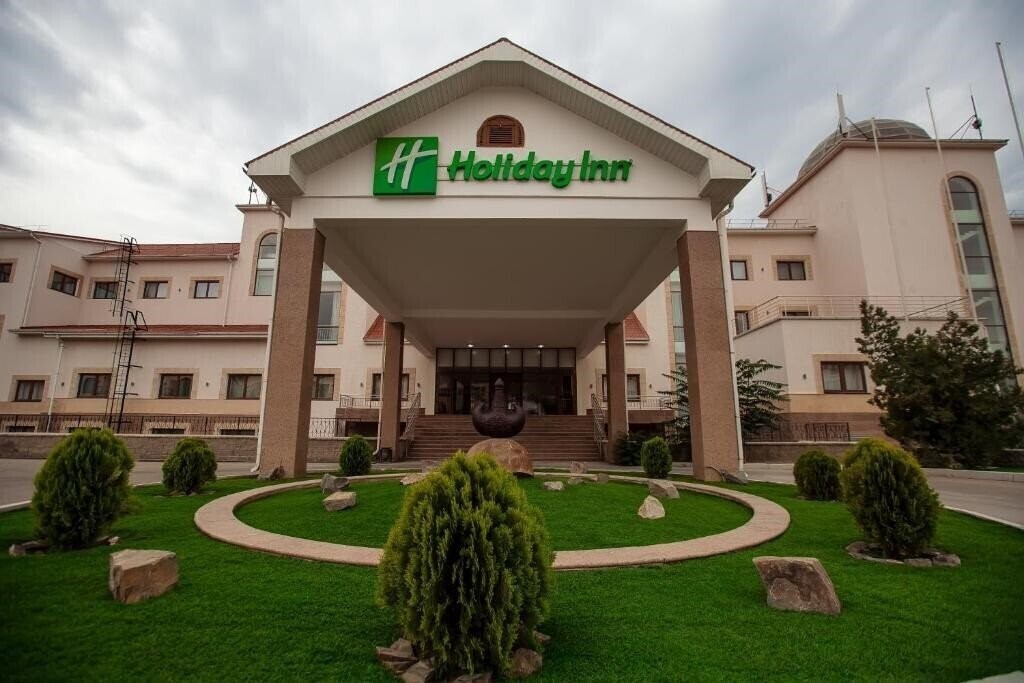 Отель Holiday Inn Aktau Seaside 4*