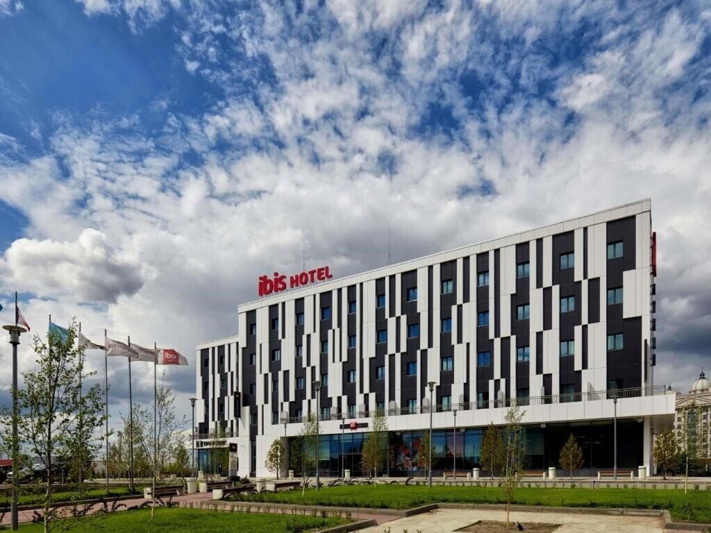 Отель Ibis Hotel Aktobe 3*
