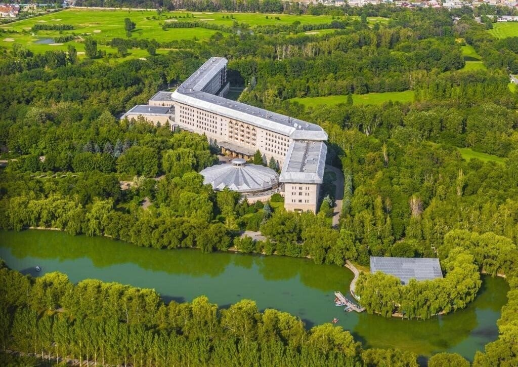 Swissotel Wellness Resort Alatau Almaty 5* қонақ үйі