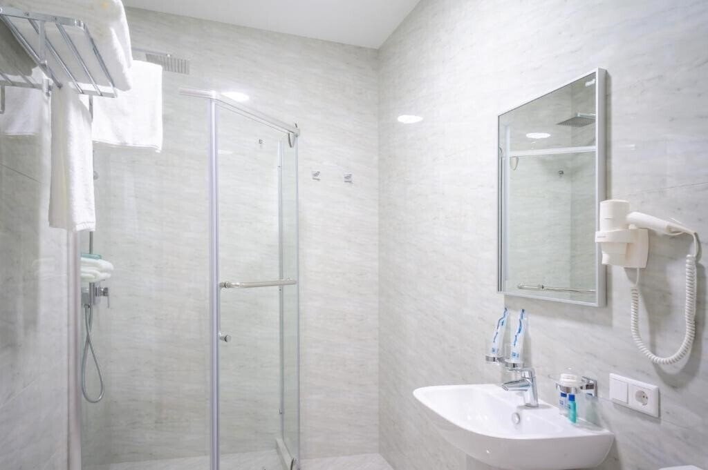 Royal Plus Hotel 3* фотосуреті