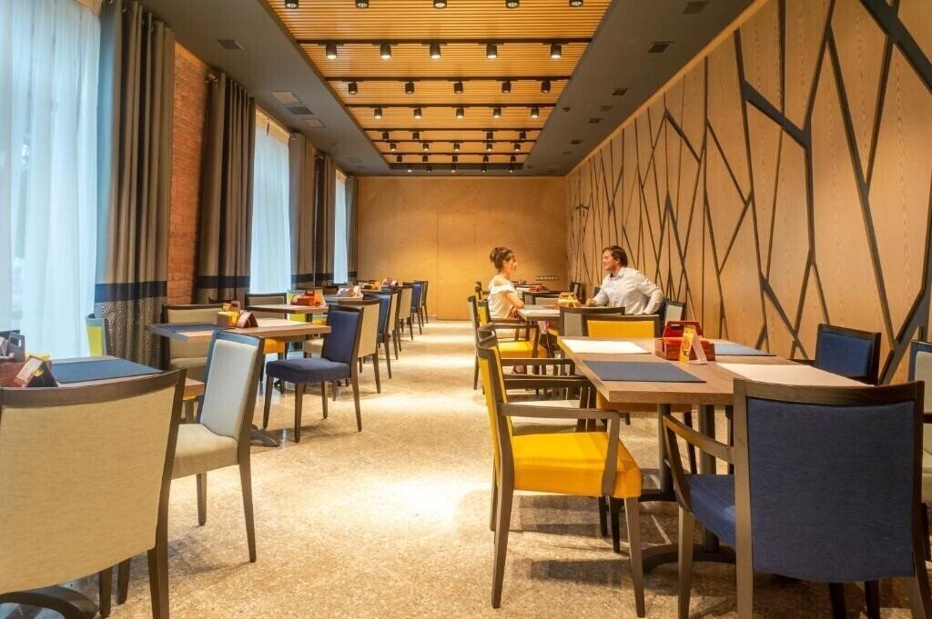 Royal Plus Hotel 3* суреті