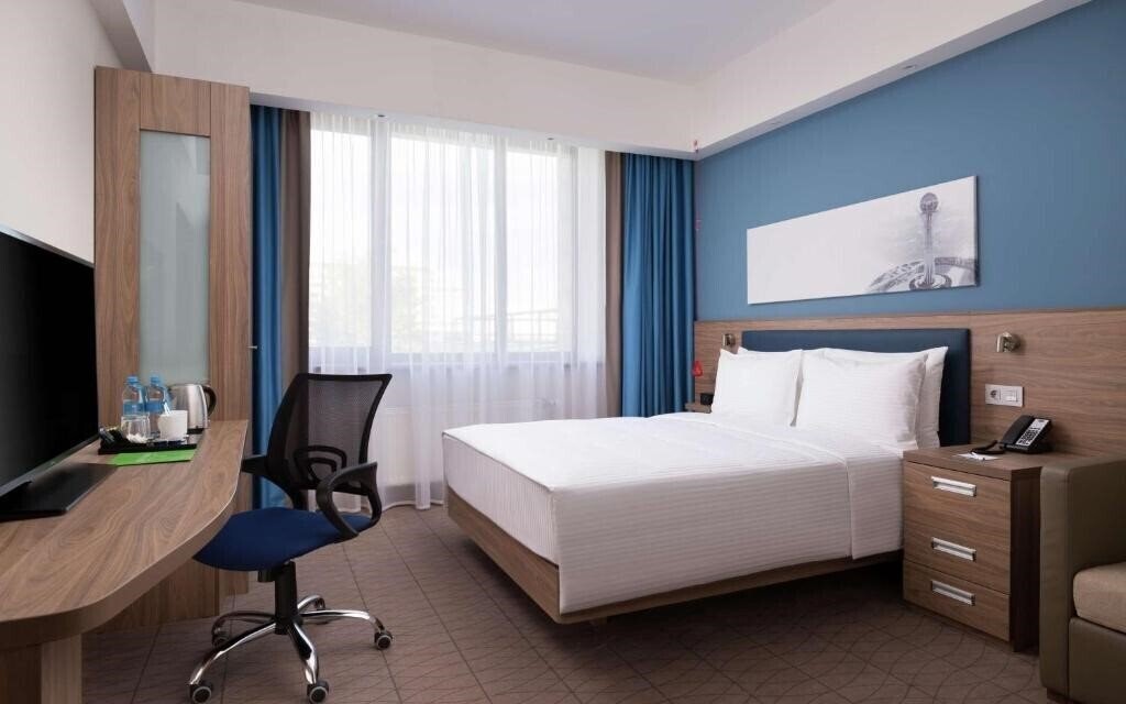 Отель Hampton By Hilton Astana Triumphal Arch 3*