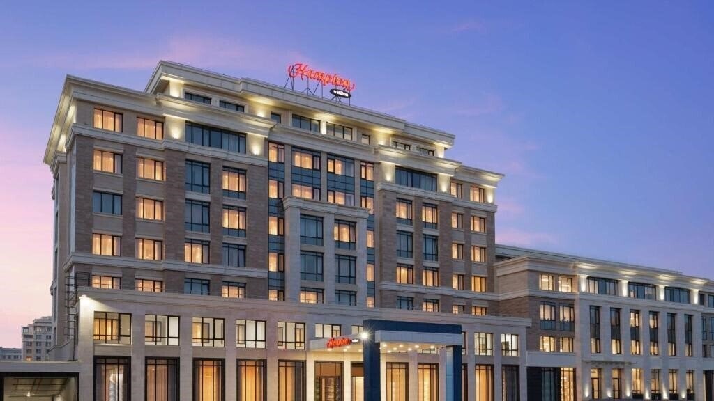 Отель Hampton By Hilton Astana Triumphal Arch 3*