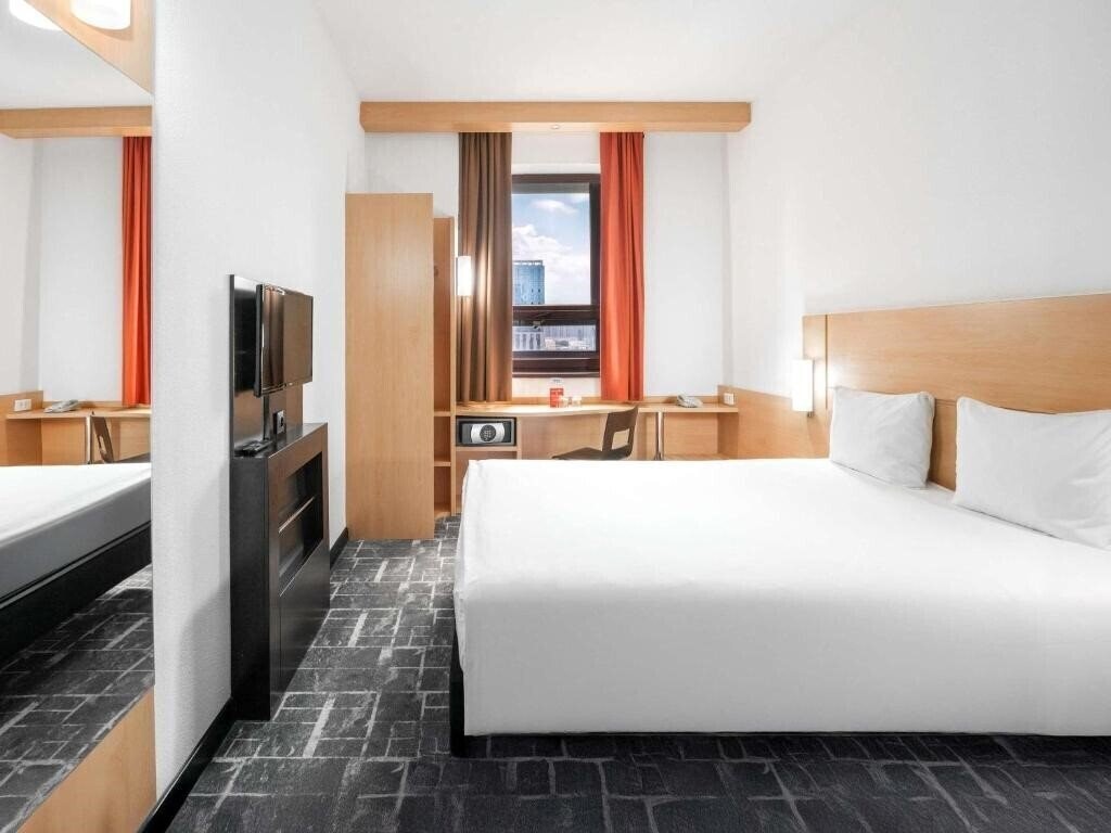 Отель Ibis Astana 3*