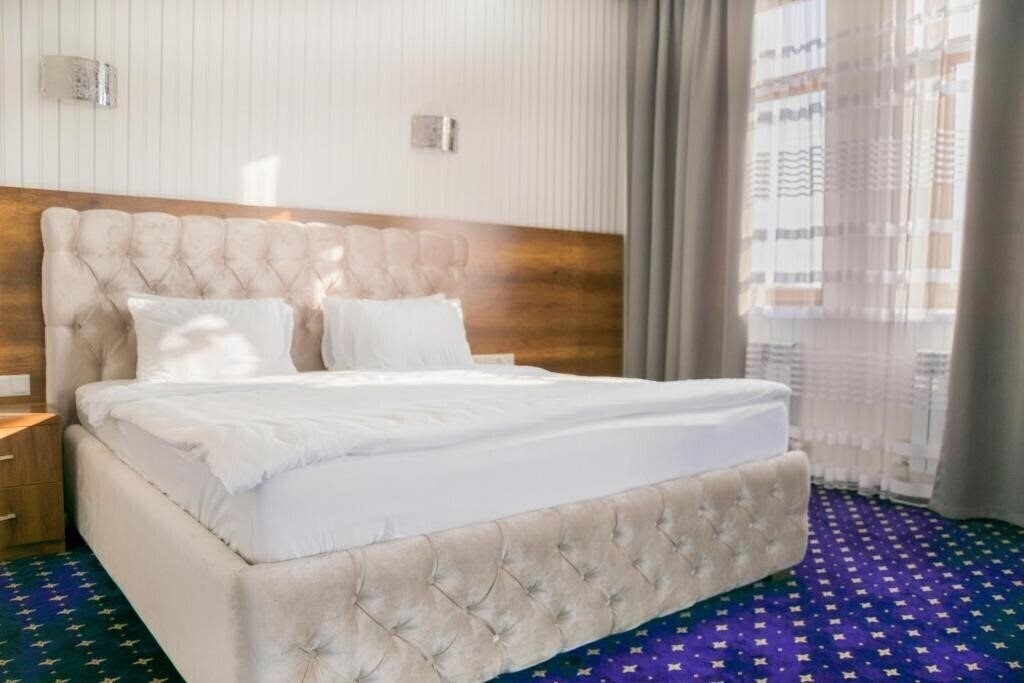 Отель Khanaka Hotel Turkistan 4*