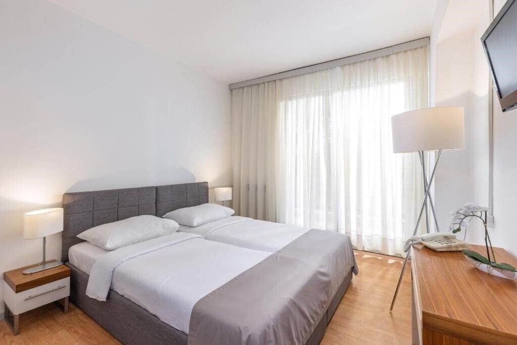 Zagreb Crikvenica 2* фотосуреті