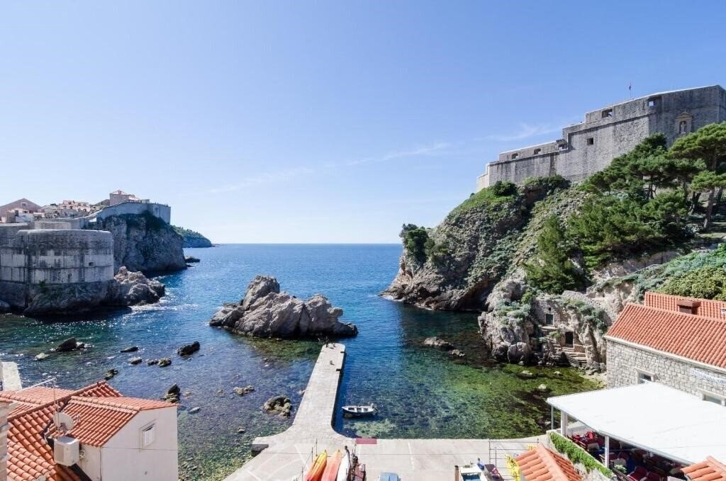 Отель Eddie's Sea View Rooms Old Town 3*