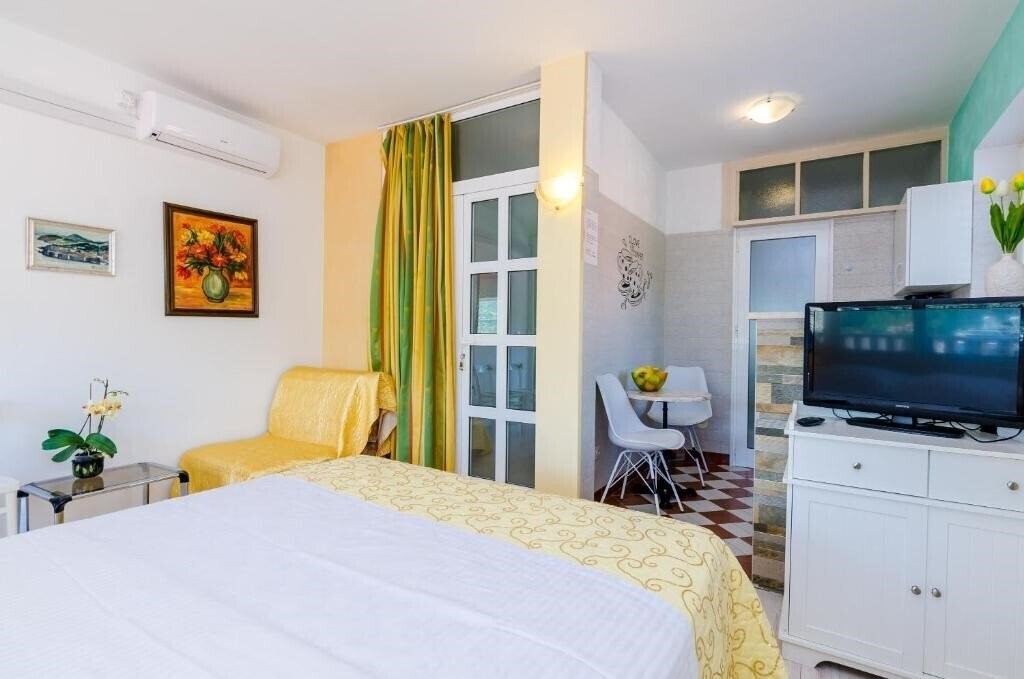 Фотография Guest House Avdic 3*