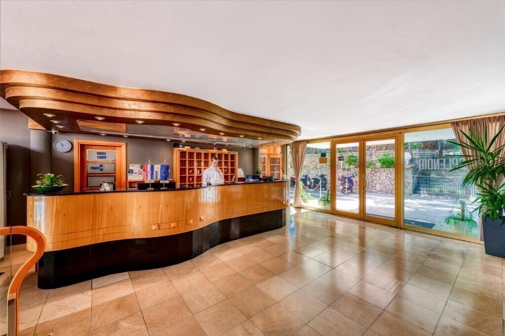 Maestral Splendid 3* суреті
