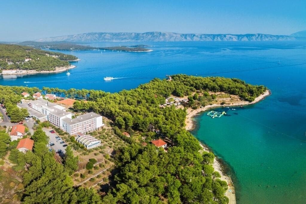 Отель Hotel Hvar Jelsa 3*