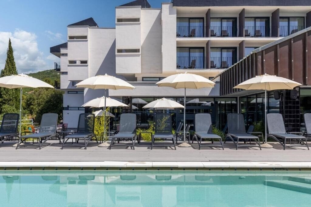 Hotel & Pavilions Ad Turres 3* қонақ үйі