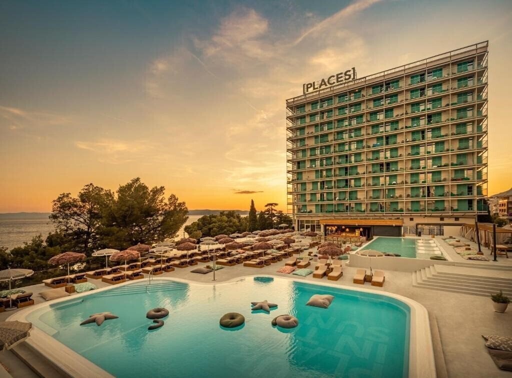 Отель Dalmacija Sunny Hotel By Valamar 3*