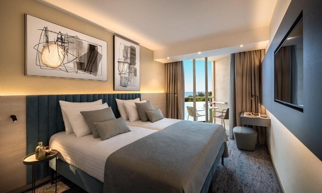 Aminess Maestral 4* фотосуреті