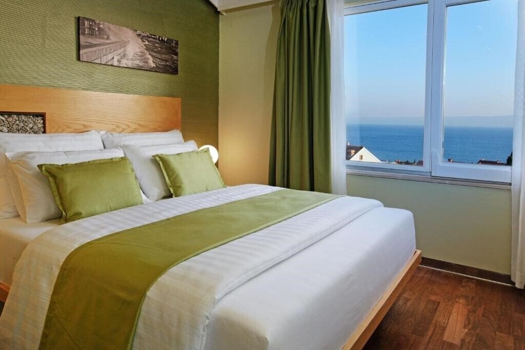 Фото Boutique Hotel Bol 4*