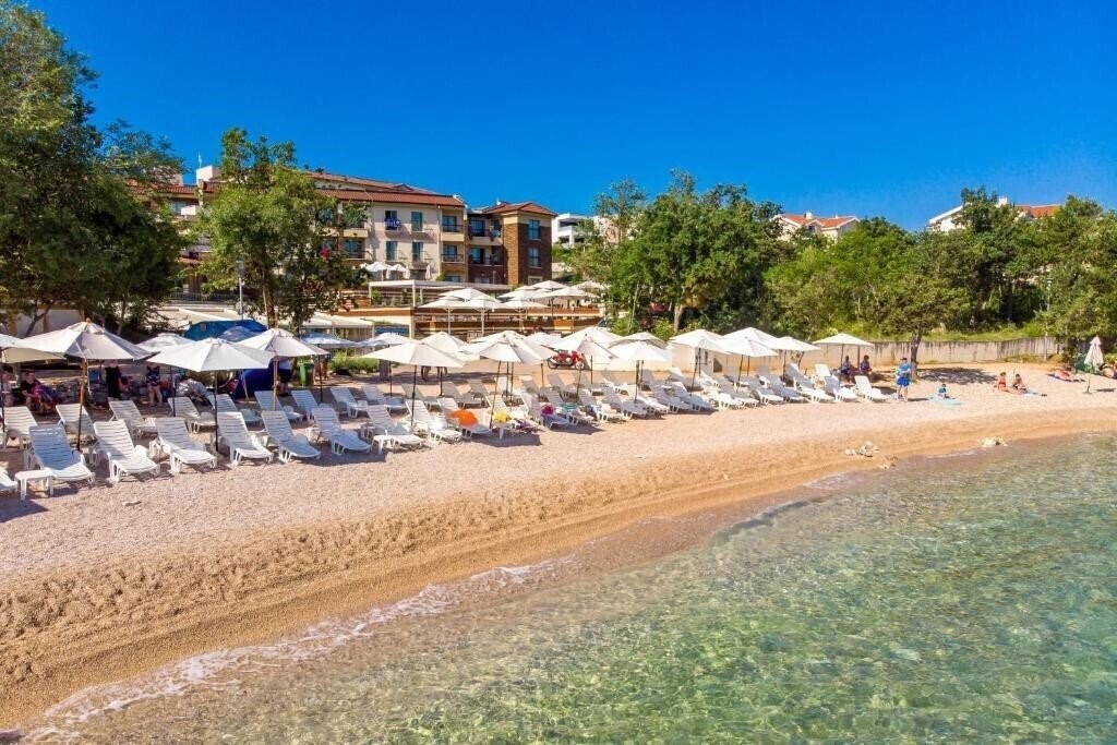 Blue Waves Resort 4* қонақ үйі
