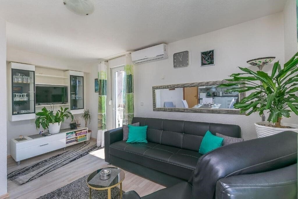 App Ana Omis 3* суреті