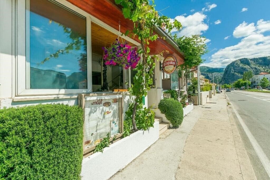 Отель App Mate 3*