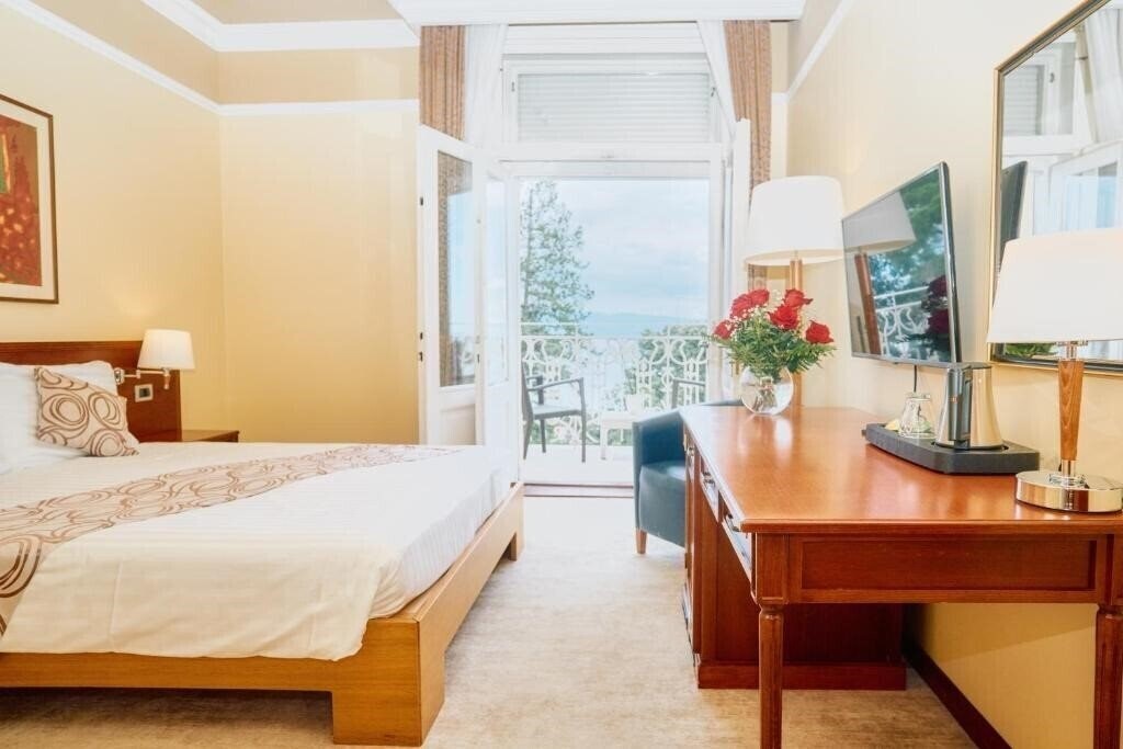 Фото Bristol Opatija 4*