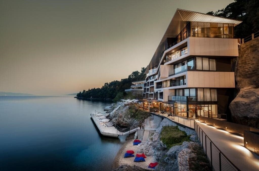 Boutique & Design Hotel Navis 5* қонақ үйі