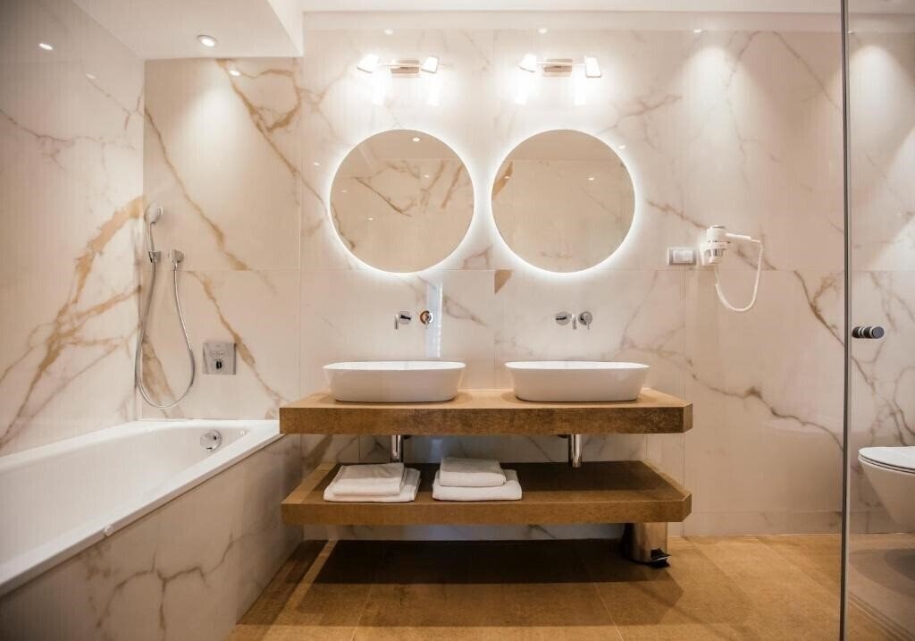 Изображение Eden Hotel Podstrana 4*