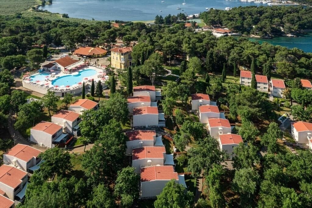 Apartments Bellevue Plava Laguna 4* қонақ үйі